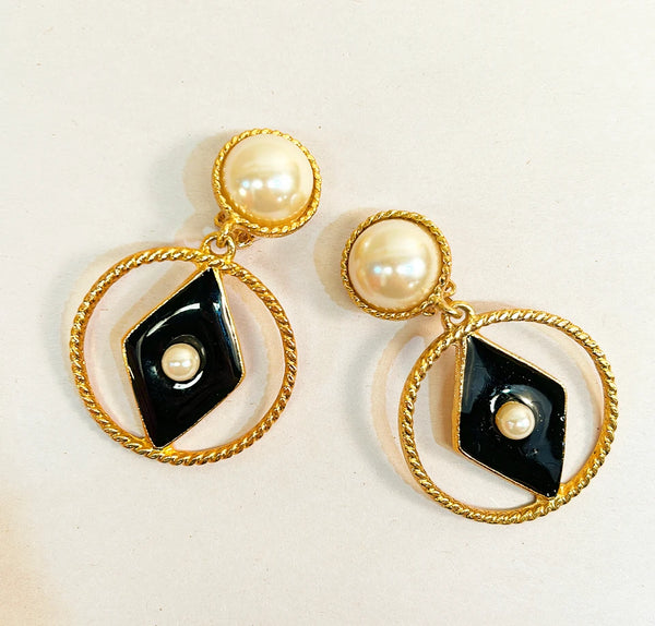 1980s runway style / size clip on earrings
