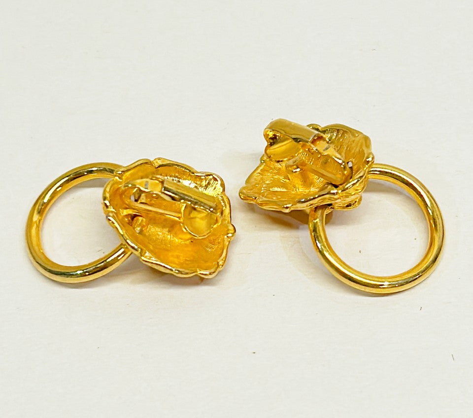 70’s classic lion head door knocker style earrings.