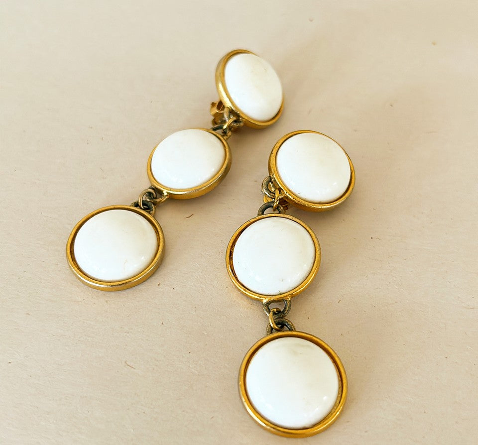 Late 70s statement style dangling clip on earrings.