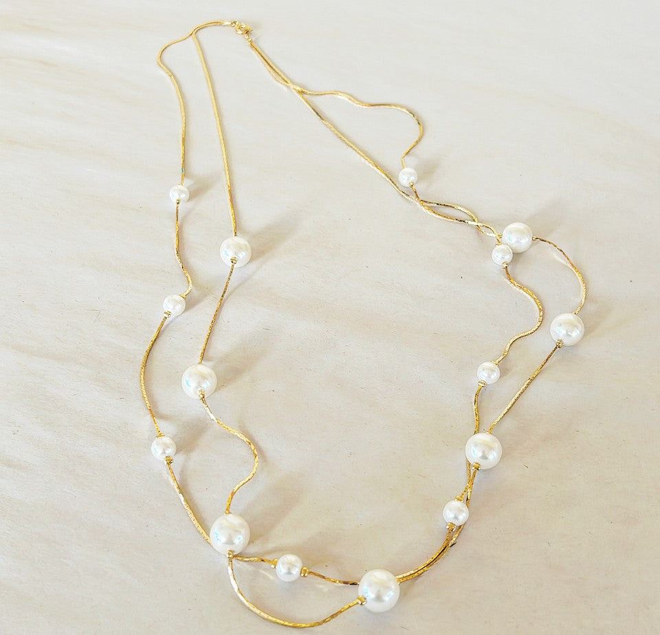 90’s faux pearl double chain style necklace.