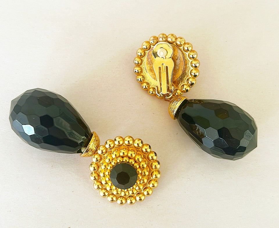 Bold & large classic statement clip on earrings from the late 80s
