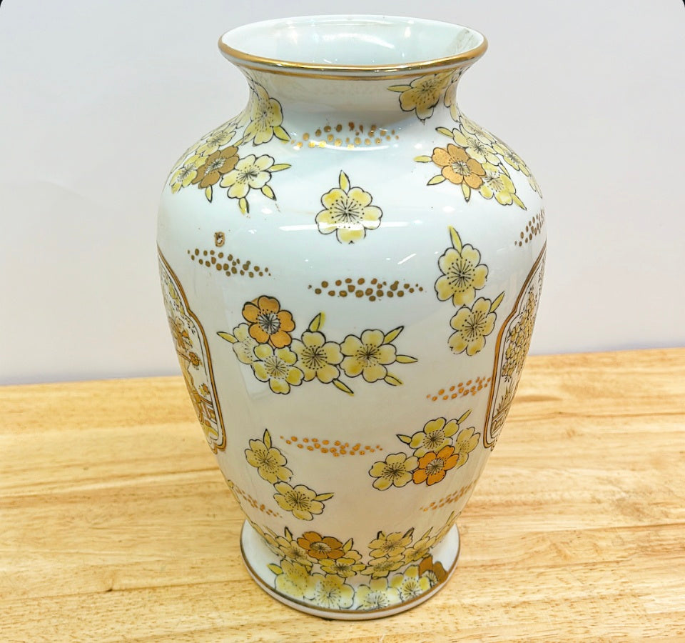 Vintage 1969s signed Gold Imari chinoiserie vase