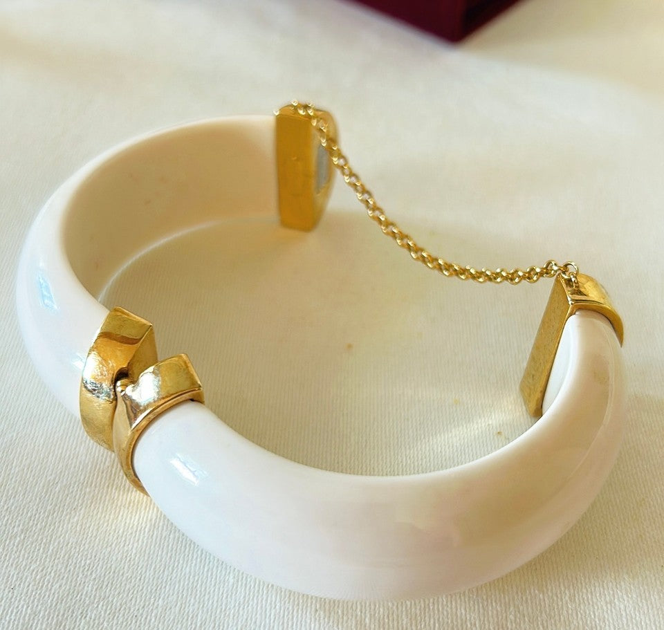 Fabulous made in Italy stamped designer style quality creamy white bangle bracelet.