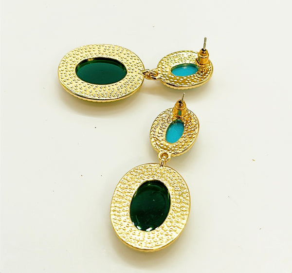 Light weight pierced style dangling earrings.