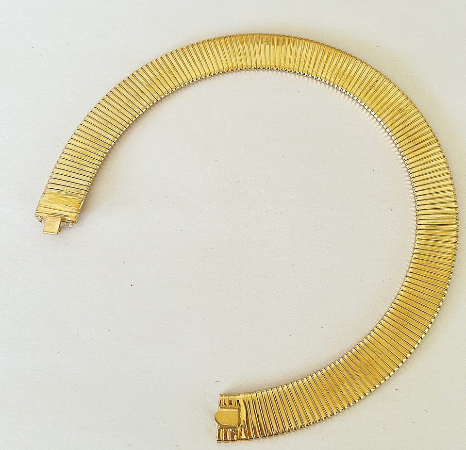 Vintage 70s modern style omega snake style design collar necklace.