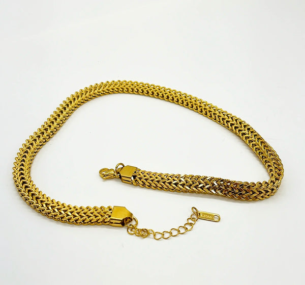 Vintage designer thick gold mesh look necklace