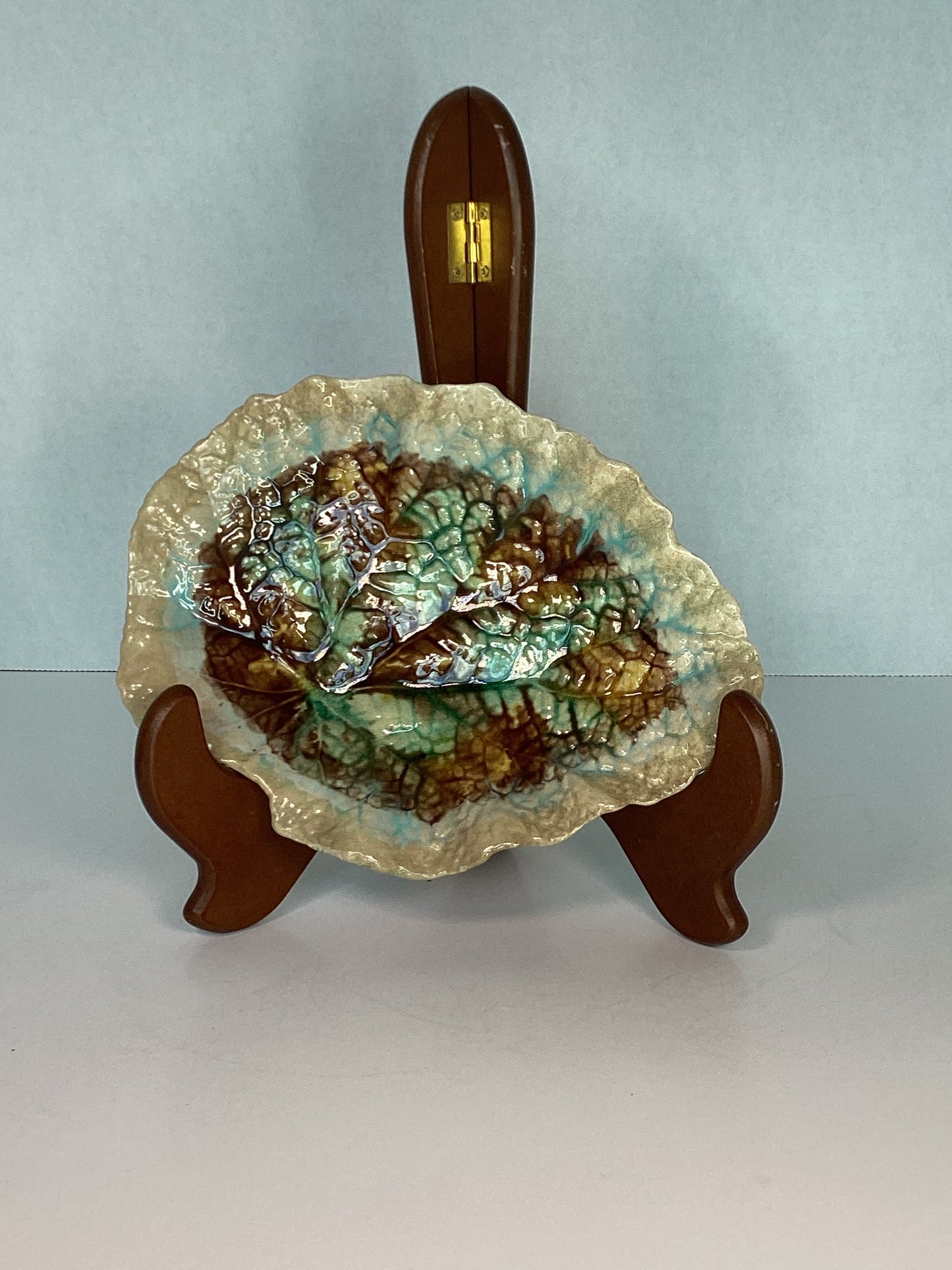 Majolica Begonia Leaf Dish - Smaller