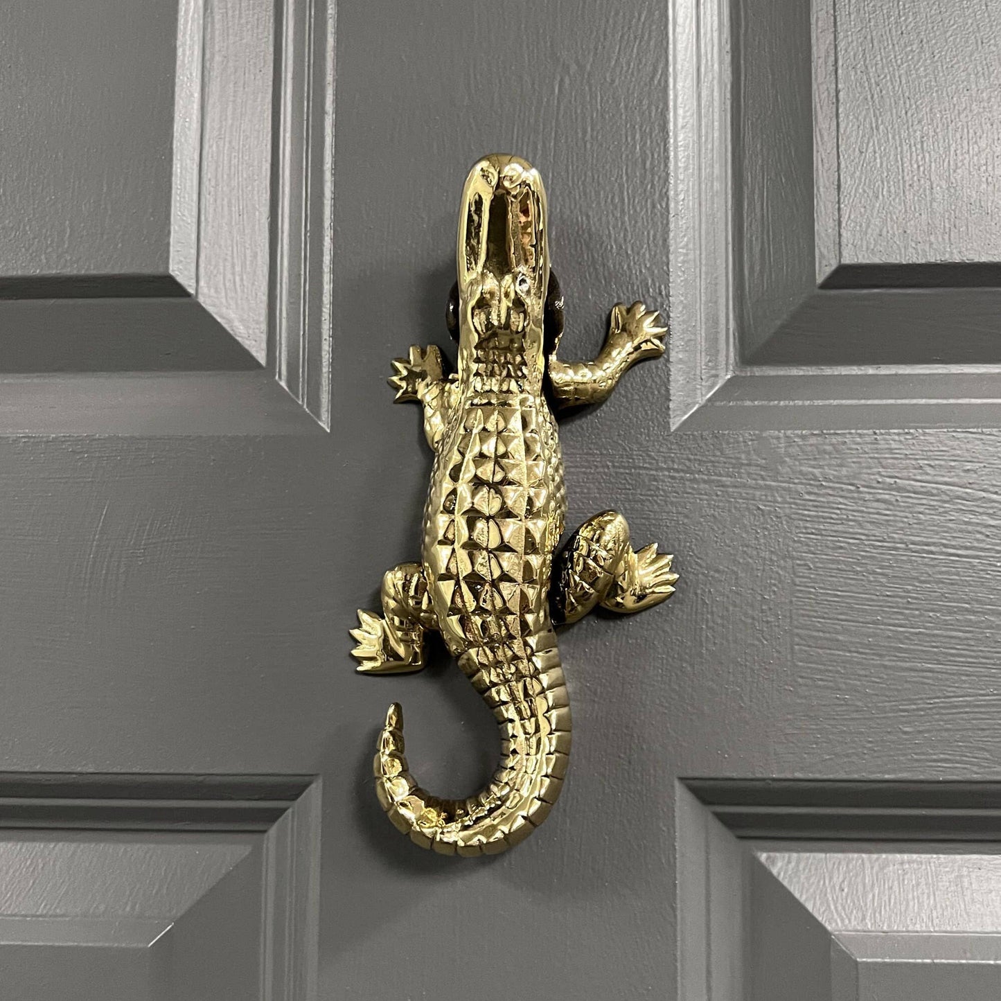 Alligator Door Knocker: Standard / Brass