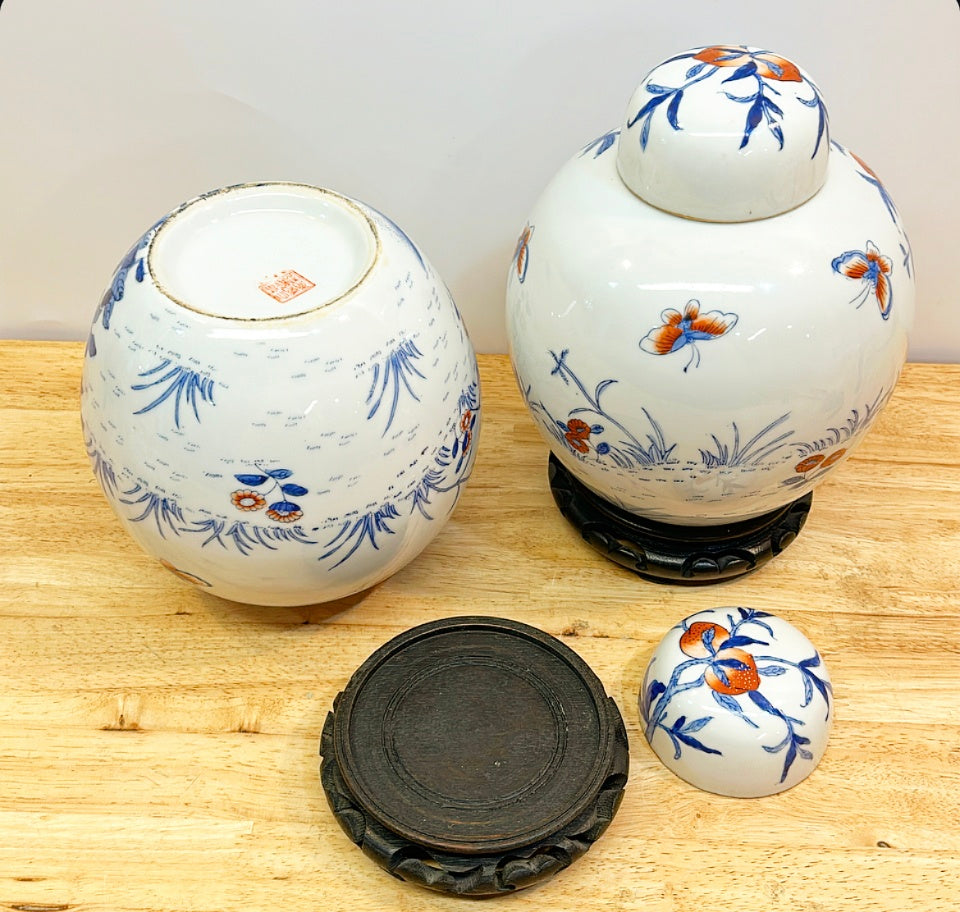 Pair of matching vintage chinoiserie style ginger jars with lids