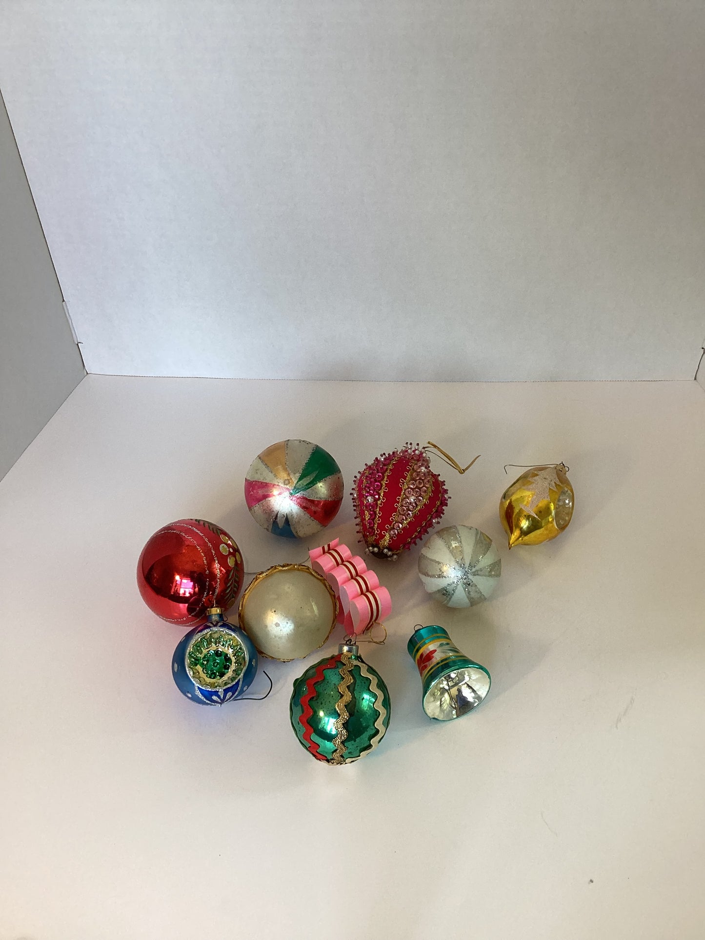 LMJ - Christmas Ornaments - Bucket B