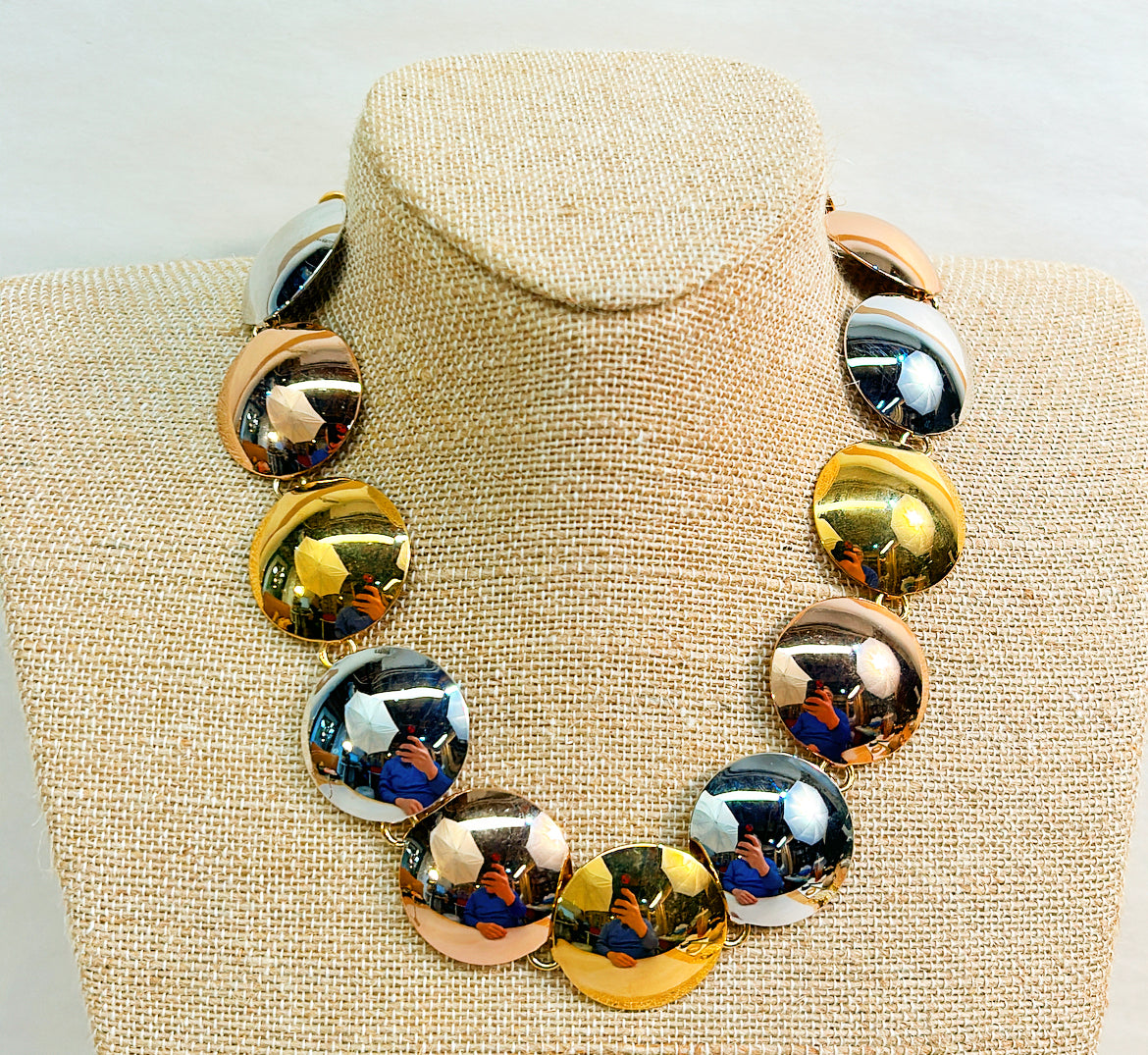 Modern 1980s sign Monet necklace