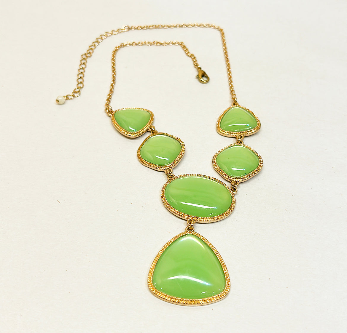 Beautiful lime green cabochon stone style statement necklace