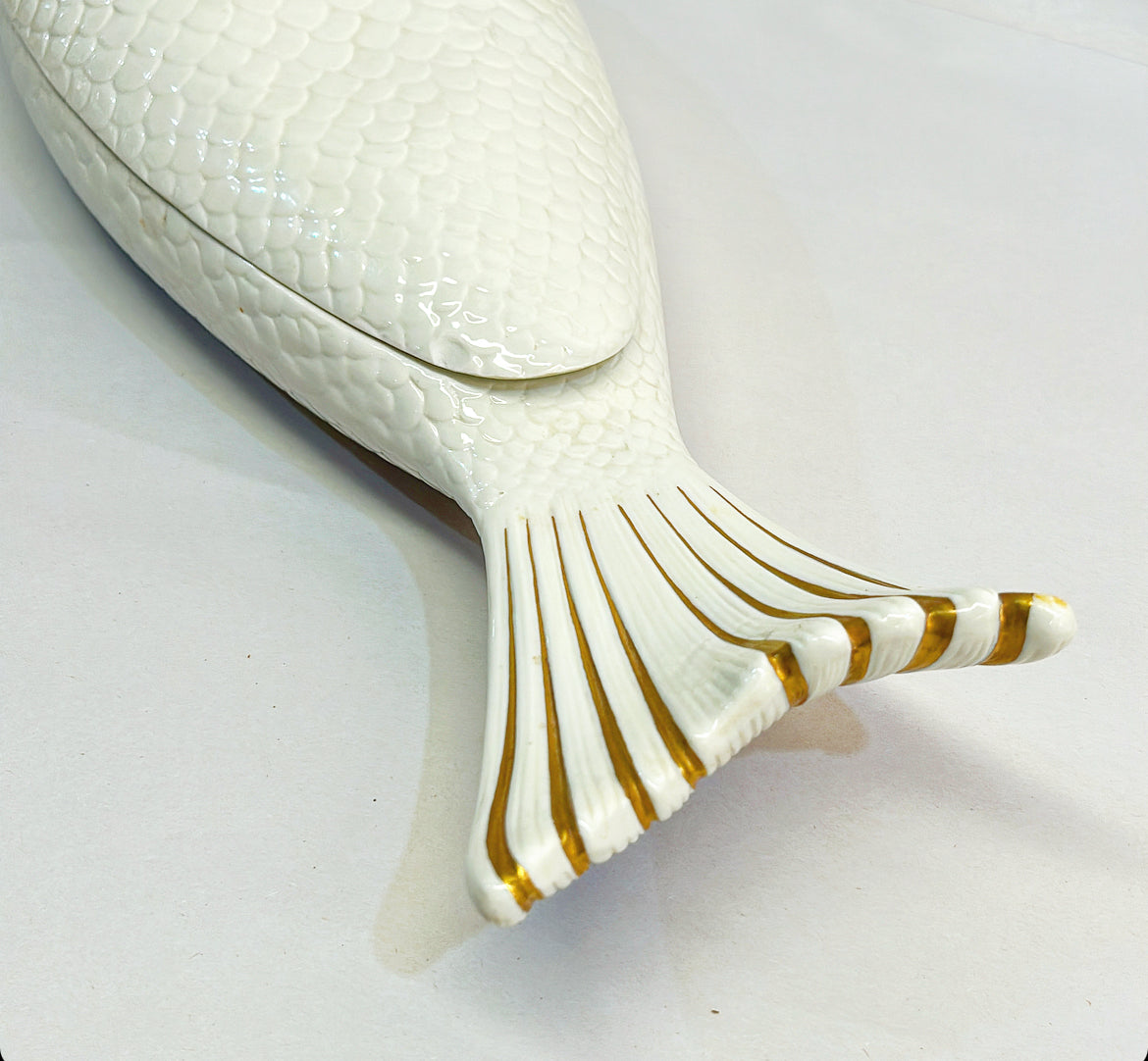 Rare vintage Italian signed &amp; stamped Mottahedeh fish tureen with lid having a lemon handle.