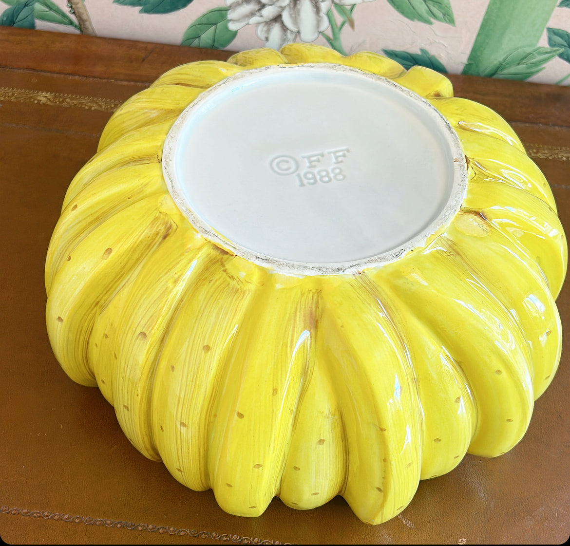 Fabulous 1988 signed Fitz &amp; Floyd banana bowl
