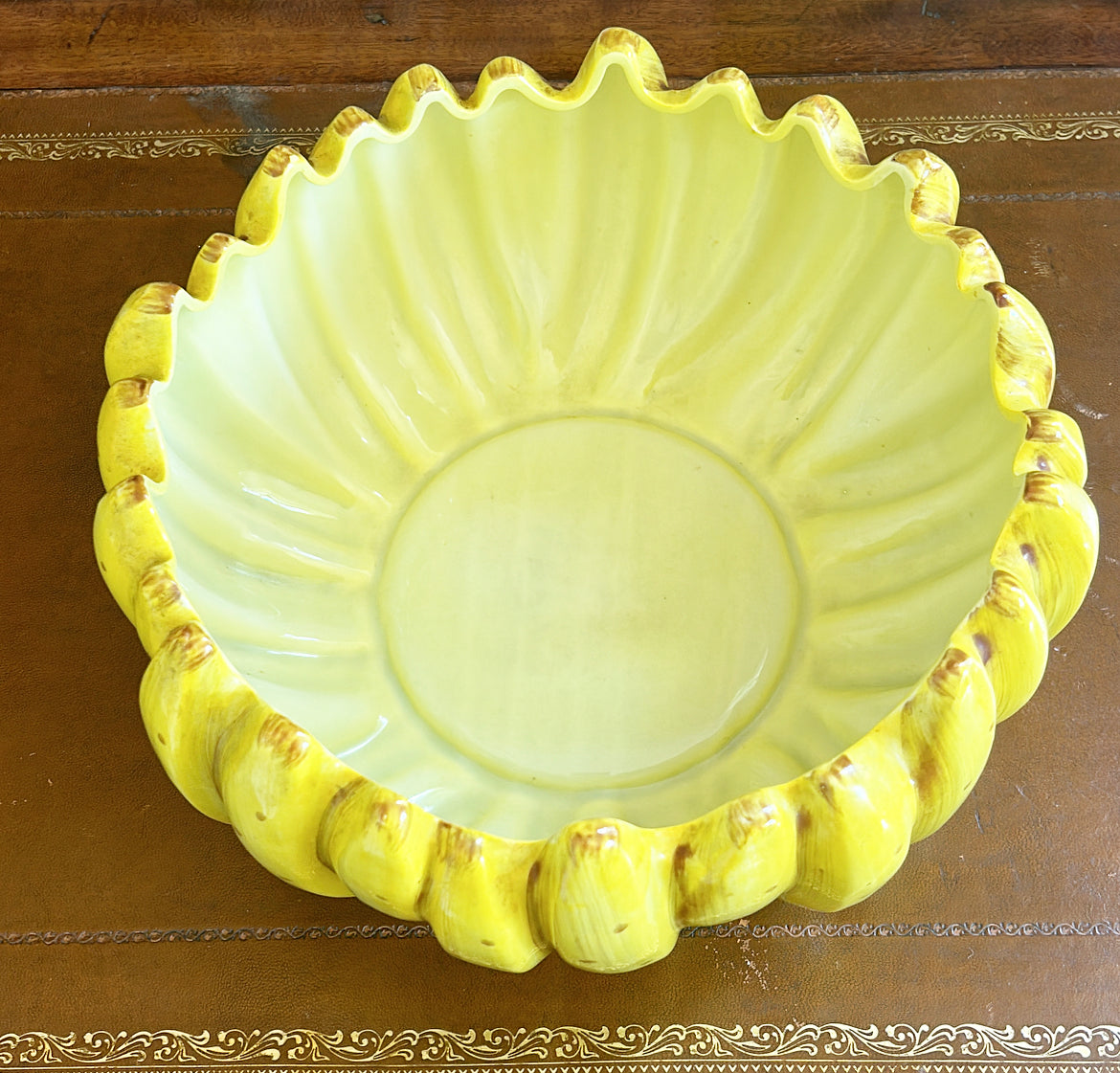 Fabulous 1988 signed Fitz &amp; Floyd banana bowl