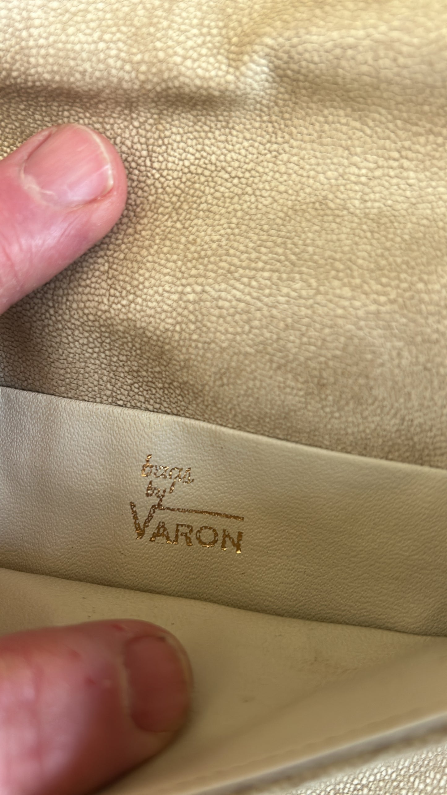 Vintage 1970s snake sink clutch purse with gold chain.