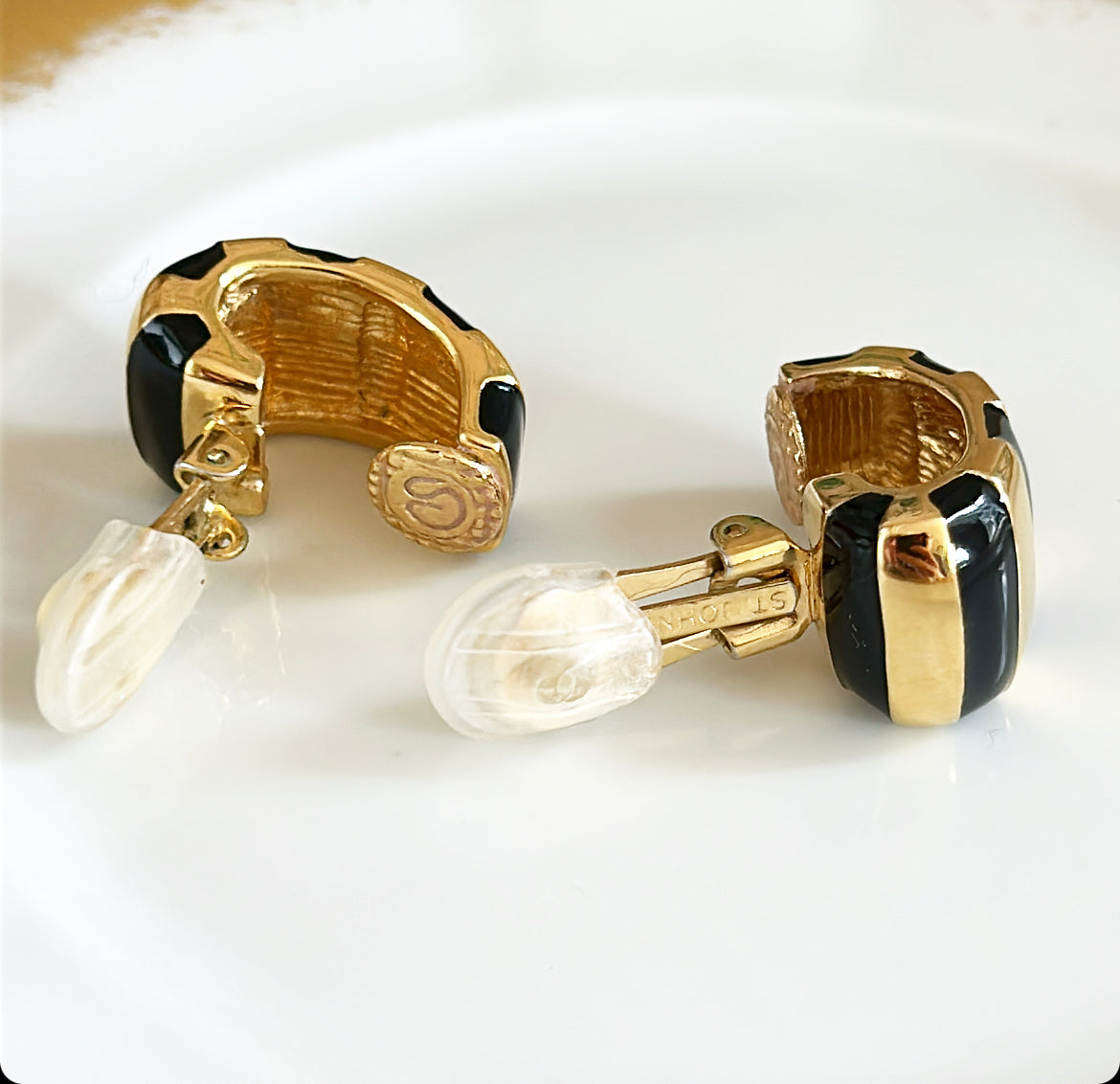Classic vintage 90s signed St John clip on earrings