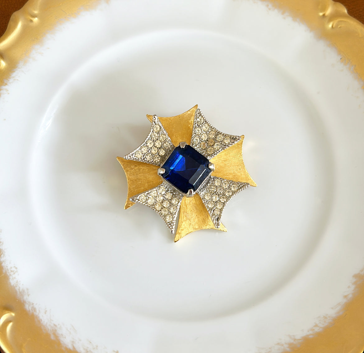 1960s classic Maltese style brooch.