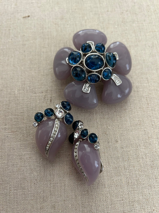 Sneak Peek - CW- Brooch Set