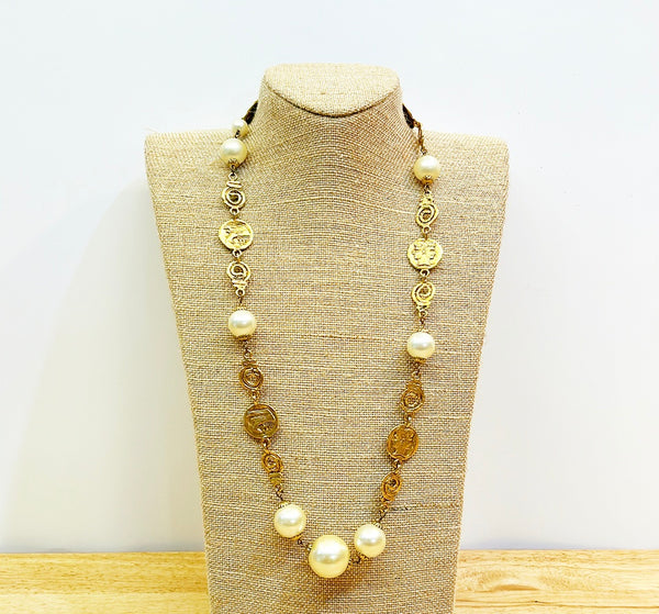 80s vintage faux pearl &amp; Greek coin style necklace