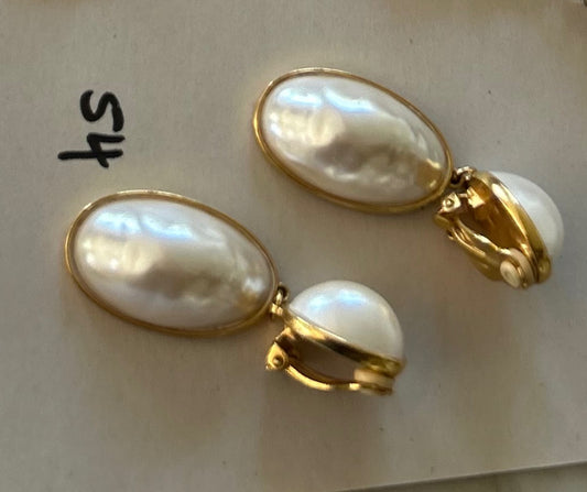 Pearl drop earrings