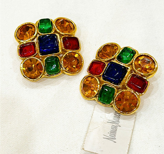Fabulous 80s stamped Chanel clip on designer fashion earrings