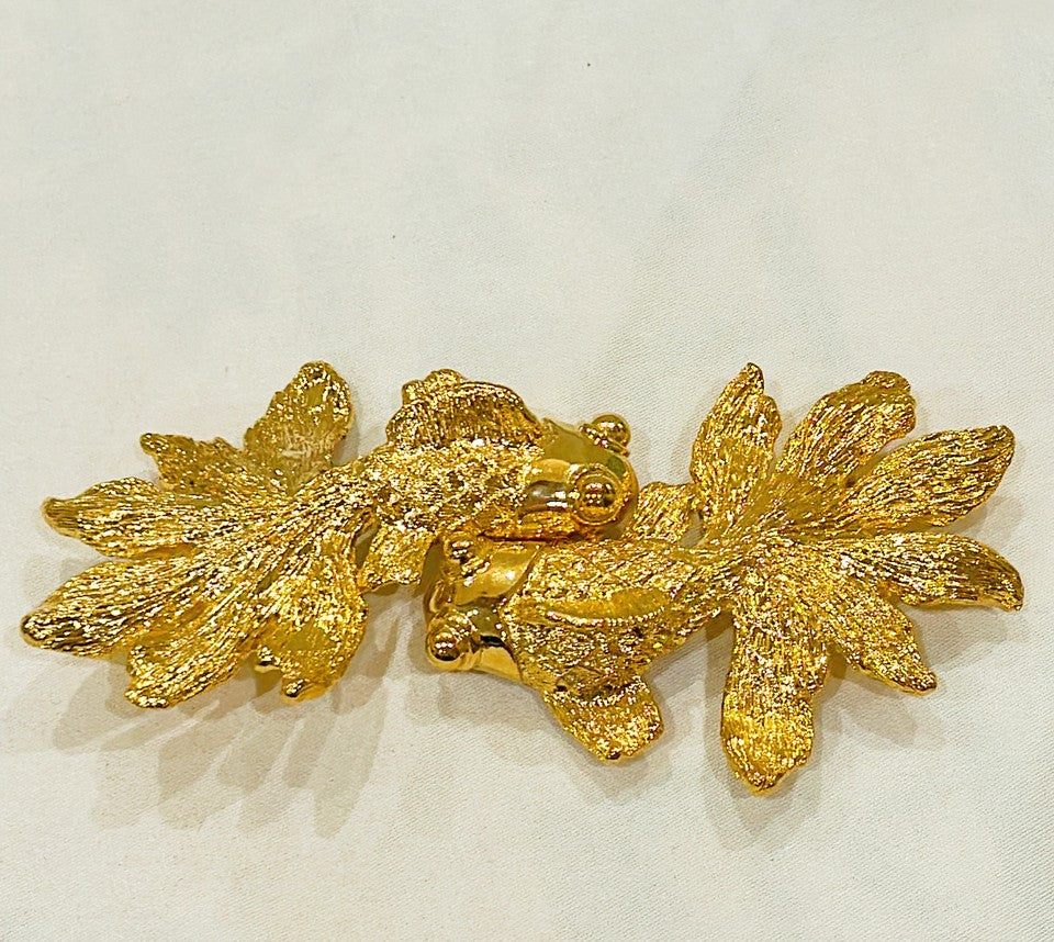 Vintage signed Mimi Di N designer koi gosh gold metal belt buckle.