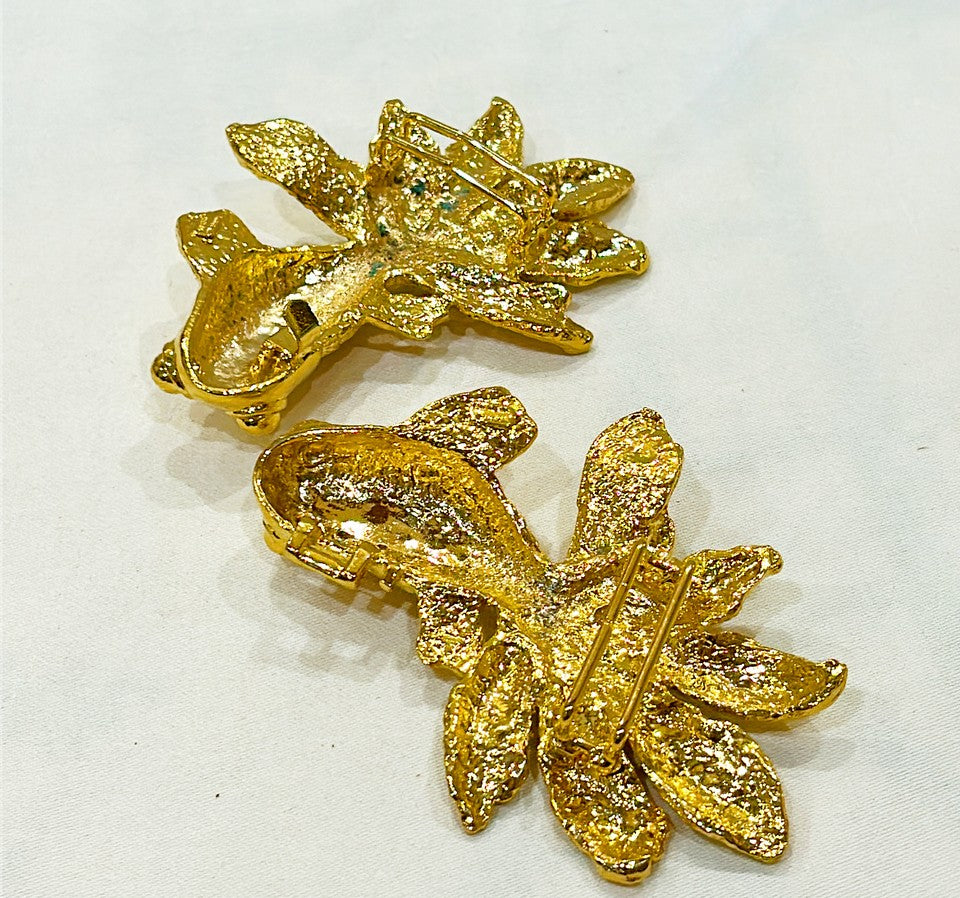 Vintage signed Mimi Di N designer koi gosh gold metal belt buckle.