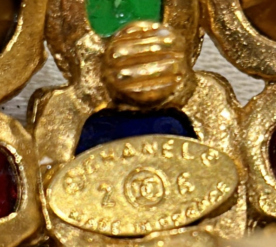 Fabulous 80s stamped Chanel clip on designer fashion earrings
